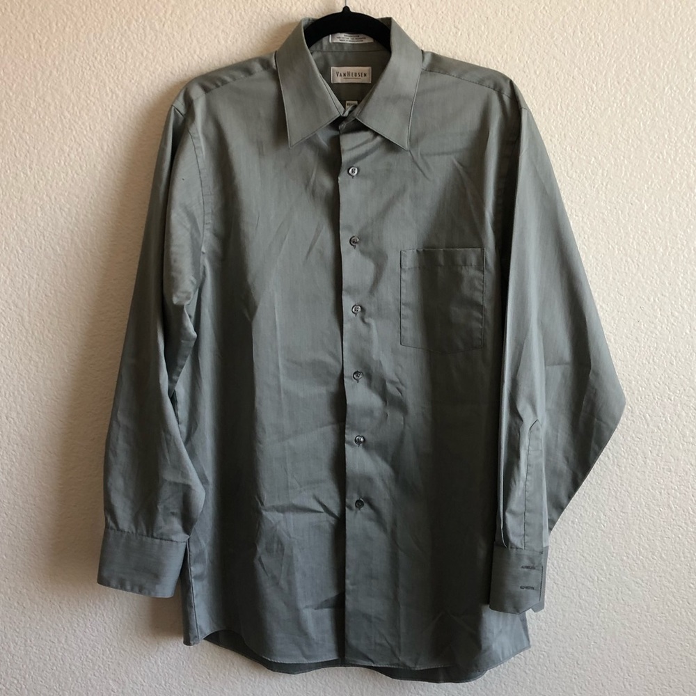 Van Heusen 32/33 Grey Button Up Dress Shirt M